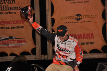 E6858D93-7B96-40D9-BECD-19BE441E39D9