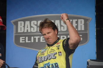 E694A5B4-E93A-4FA6-9344-552CB28BE5FA