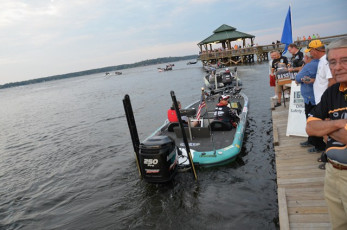 E6B7370B-8365-4016-9203-8094D504C934