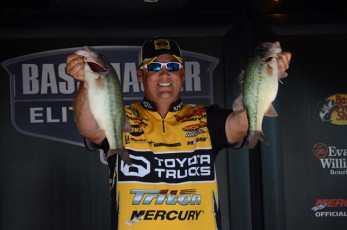 E7A9F7DA-FB06-4837-BE3A-FE333DE960F1