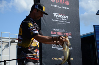 E98641BA-E1F2-4650-936B-ABFE6A1CBE43