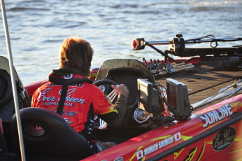 E99465EF-1F76-4C88-A95E-AE76BED9EB83