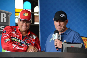 E9D621C7-4517-45B7-BD8D-58CA6B76ED9F