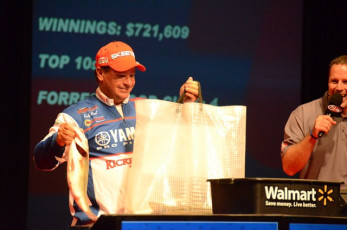 E9FD6D42-854C-4C27-9CCC-7BFD74872743