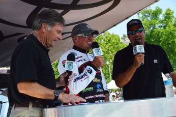 EA2A6A80-9CCF-4E3E-9FD8-78AE7FAE3964