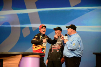 EB6D1C32-C6A8-430F-AD4E-F40497CFA048