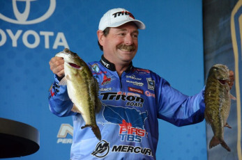 EC4F7BB7-B596-476D-80EF-BB4CED488762