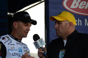 EE5174F6-7836-4AAB-B353-8F9276D6E67A