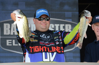 EFAD9DAE-984B-44C8-997B-ED0C0744F1D2