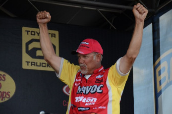 EFB363FC-0021-4FFF-A7ED-2997D1445575