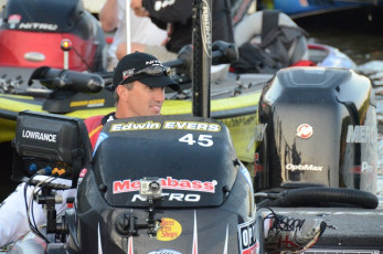 EFB7ECBC-9251-4682-9035-BBAA5E2A5F4C