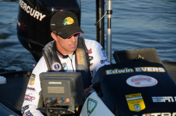 EFD69F11-AB63-4894-AAB5-892A990C5771