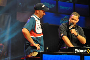 EFF591BE-5CA1-42B7-90E7-3A466F365E2D