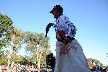 F25EF545-1EEF-4064-B6DA-D10D45A0A9EA