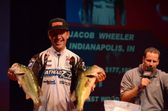 F31077B4-3D90-436E-8188-74CE2076568A