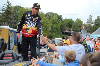 F3B2703F-F6C5-423F-B6AB-2465C7EA7B8B