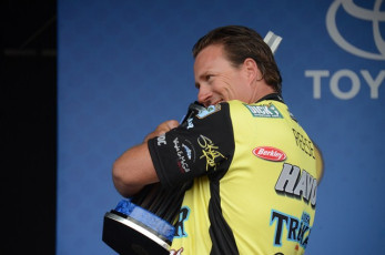 F6E72851-F2A9-46BC-94BF-29BF795778E4