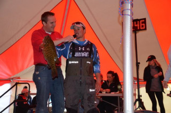 F72FB30C-9F9E-4A60-93E7-85B2B6D51C1C