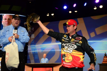 F7E1614D-EEAE-4C5C-A952-E95013709004