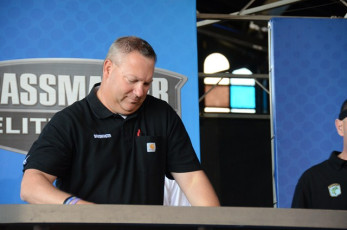 F8203B30-09FC-4455-85AE-2D8B3F76EB7F