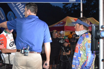 F8427FCC-0B86-4F96-9216-5602C19B6BF6