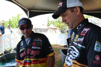 F93B8409-BDE4-4DEC-8ED0-EE6F0A801A22