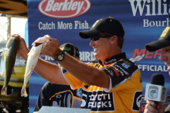 F946041A-5E0A-456D-A762-18AB5F5FA1BC