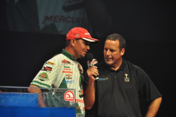 FA6459C6-D86B-4EF2-91F3-68494E9F7DE1