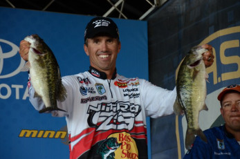 FAAF3832-B5E7-491C-88E9-9B9B30DF9EAC