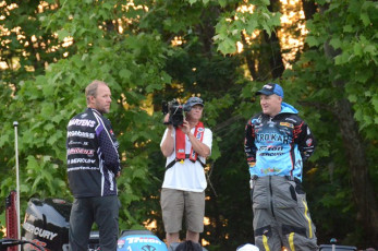 FC7FF705-832F-44AF-9470-AEA1CFF41316