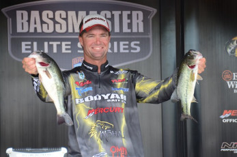 FE8098C4-9FD3-40F0-9026-FFC9655E4395