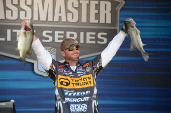 FEAB2DE9-8323-4EE0-812E-80AB2D44DBCB