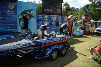 016C4B46-8428-4C4C-8895-9C2EE170B02B