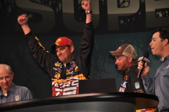 01D19A32-2B57-4D15-8675-D87549E75270