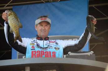 02F0A327-3E0D-4ABF-9507-6954B1BA79C7