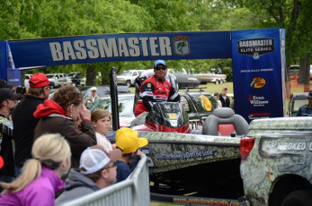 038B2695-9444-43BF-88F0-E72C9C6E89CC