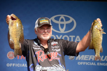 051F6F0B-6D0D-41EC-9229-79386402F0C5