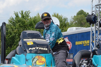 056E5E53-51DE-4E11-86F1-FDF22A039F58