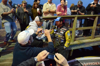 06ED838D-D9A0-4557-AC03-6E313561ABBD