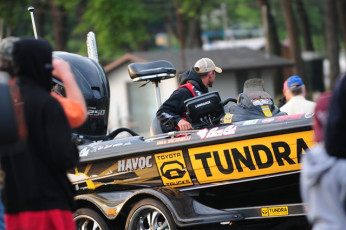 0894F9B7-185C-44F5-BB96-766F1117A66B