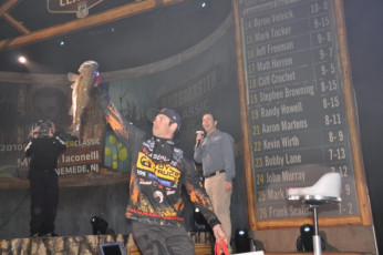 08B9BAA7-CEAA-48E8-B189-1A946B3933DA