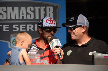 093FB7B3-F934-4A66-B269-ECC4C900410E