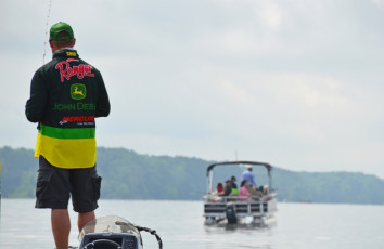 096E7571-0550-4FA6-9351-2159A2BFAA2C