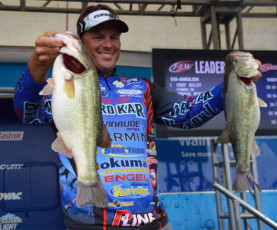 09FBBF45-7940-4363-8C69-EE40D27ABC33