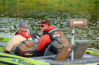 0A12753B-8D12-4D3B-9982-5655D54F1974