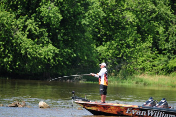 0A42CDEF-25DC-45B1-A9EE-2A889C1A4C81