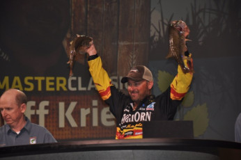 0B7C55AF-0FE3-4A9C-ABA1-499C8AF3679B