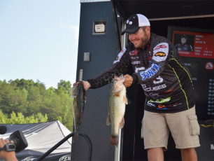 0CE6B85C-2F9F-4C4C-9337-1D455C6DFB3C