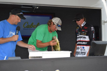 0EF5AA8A-0D00-45BB-A537-0D08584AC871