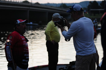 1094F1FE-7067-402F-AB8E-84CCB5A8CAFD